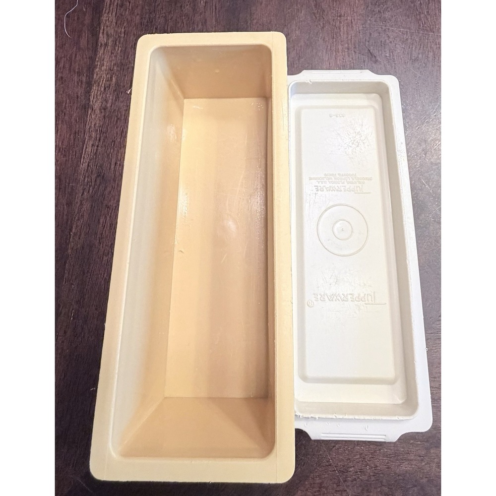 Vintage Tupperware Butter Cheese Keeper Skinny 637–6.  636–8 lid